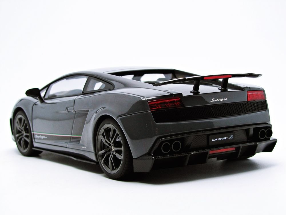 レア！オートアート1/18 ランボ ガヤルドLP570-4 スーパーレッジェーラ 1/18 ランボルギーニ ガヤルド LP570-4 スーパーレジェーラ